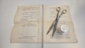 Read more about the article Mit Nadel und Faden Wissen retten: Bestandserhaltung in der Bibliothek