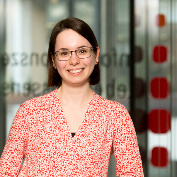 Porträtfoto von Vera Clemens, die zur externen Entwicklerin des Dataverse Project ernannt wurde.